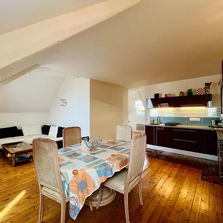 La Petite Cachette De - Seafront View *