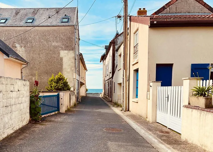 Апартаменты La Petite Cachette De - Seafront View
