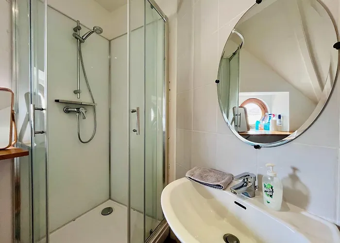 Апартаменты La Petite Cachette De - Seafront View