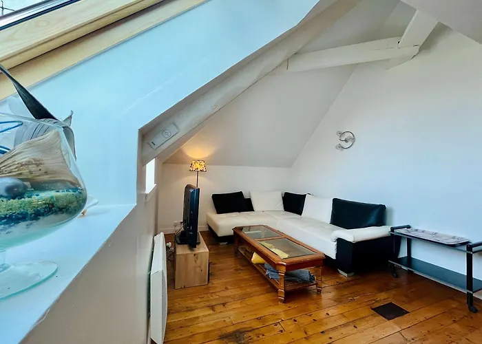 La Petite Cachette De - Seafront View Апартаменты *